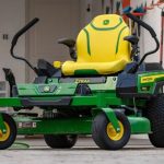 John Deere 48 inches lawn mower zero turn
