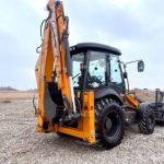 Case backhoe loader - Image 3